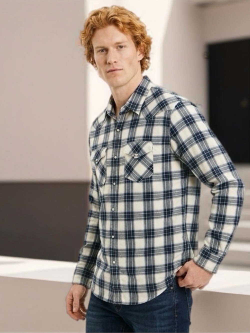 American Eagle Outfitters - Vintage Fit - Navy Gray‎ Plaid 100% Cotton - Size XL